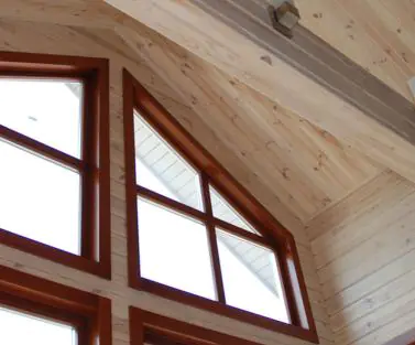Фото интерьера деревянного дома из клееного бруса, построенного по проекту №2-265 от компании Аттика