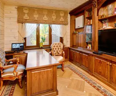 Фото дерев'яний кабінет в будинку з клеєного бруса, побудованого за проектом №2-315 від компанії Аттика