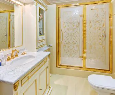 Фото інтер'єр ванної кімнати в дерев'яному в будинку з клеєного бруса, побудованого за проектом №2-315 від компанії Аттика